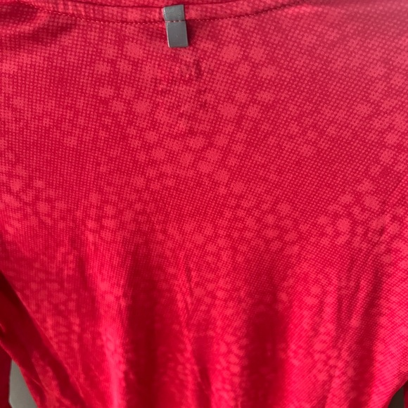 Nike Dri-Fit running top, size medium. - Picture 7 of 9